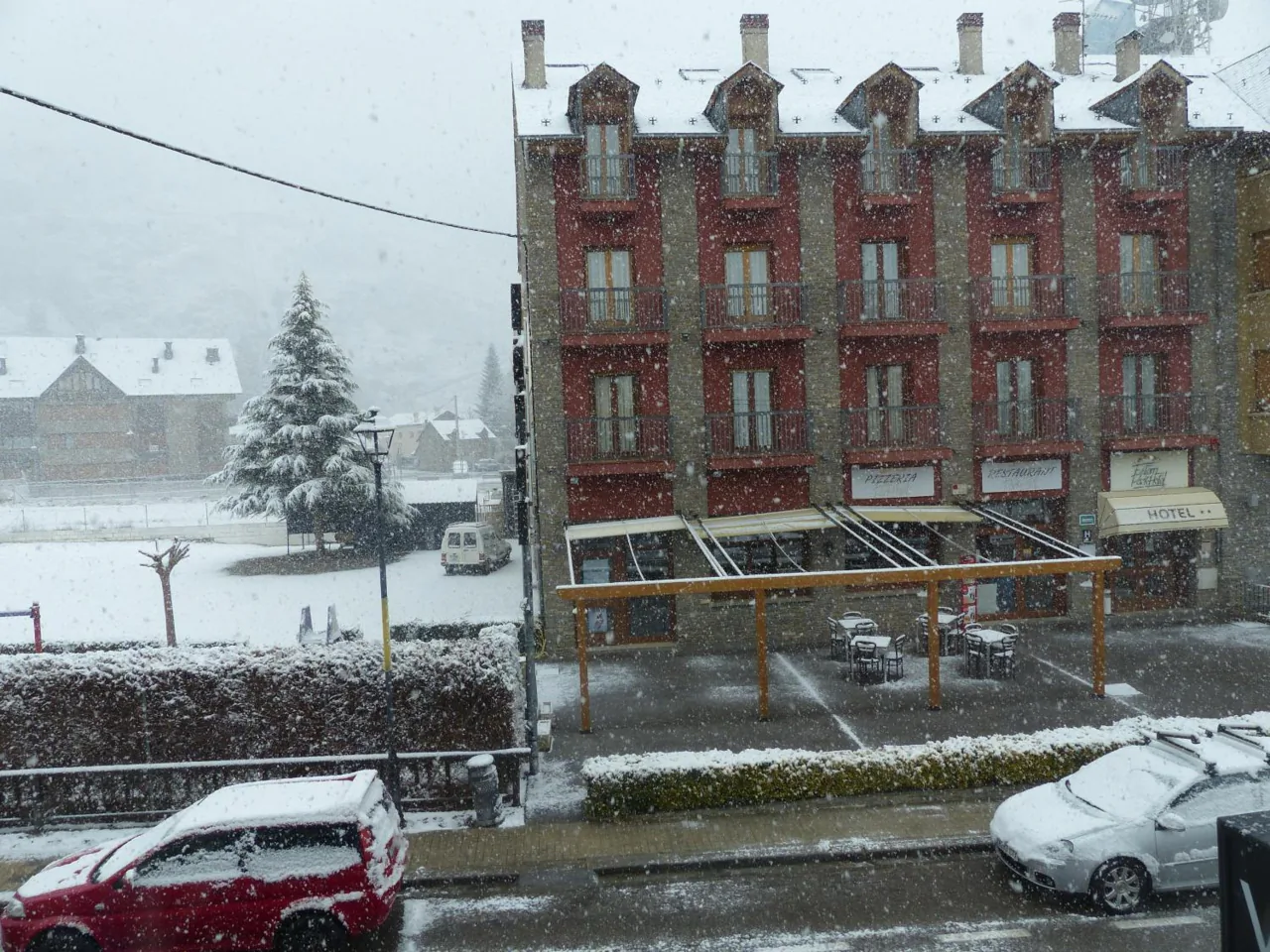L'hôtel sous la neige